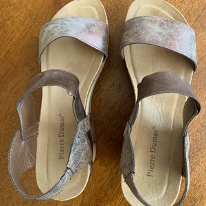 Pierre Dumas womens  bronze Wedge
